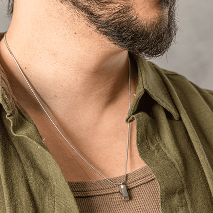COLAR MINIMALISTA